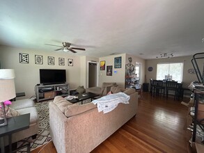 3716 SW 2nd Pl in Gainesville, FL - Foto de edificio - Building Photo