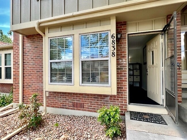 6838 Ravencrest Dr in Colorado Springs, CO - Foto de edificio - Building Photo