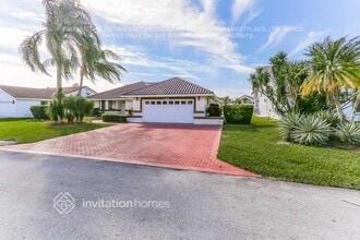 8612 NW 79th St in Tamarac, FL - Foto de edificio - Building Photo