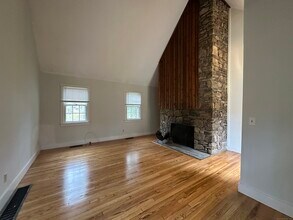 25 Elephant Rock Rd in Woodbury, CT - Building Photo - Building Photo