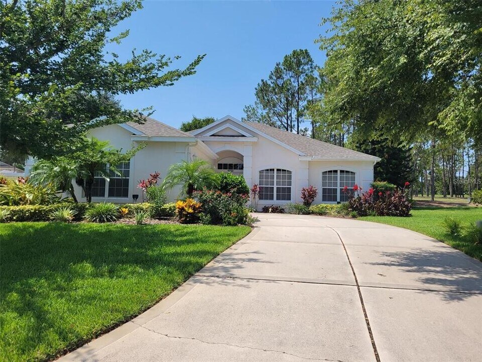 2055 Dobson St in Clermont, FL - Building Photo