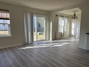 711 Savannah Ln in Crystal Lake, IL - Building Photo - Building Photo