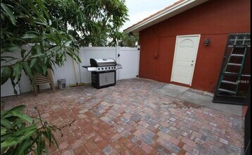 3200 Keene Park Dr in Largo, FL - Building Photo - Building Photo