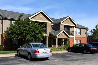 Greens at Pebble Creek in Mustang, OK - Building Photo - Building Photo