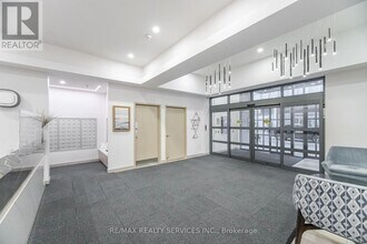 140 Simcoe St in Toronto, ON - Building Photo - Building Photo