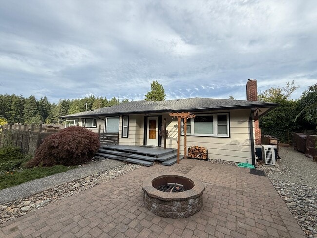 property at 580 N 13th St