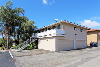 16632 Goldenwest St in Huntington Beach, CA - Building Photo - Building Photo