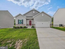 290 Scoter Rd in Hedgesville, WV - Building Photo