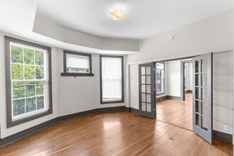 Fleetwood Apartments in Birmingham, AL - Building Photo - Interior Photo