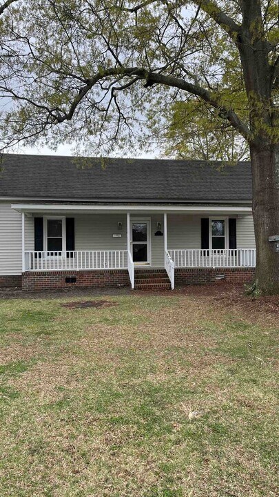 323 E Caswell St in Kinston, NC - Building Photo