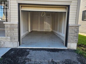 15 Rudder Rd in Welland, ON - Building Photo - Building Photo