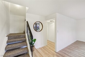 2414 Paradise Village Way in Las Vegas, NV - Building Photo - Building Photo