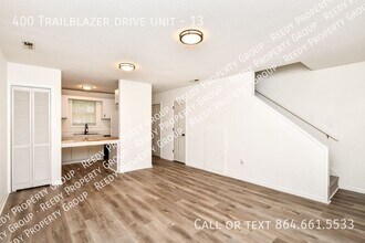 400 Trailblazer Dr in Travelers Rest, SC - Building Photo - Building Photo