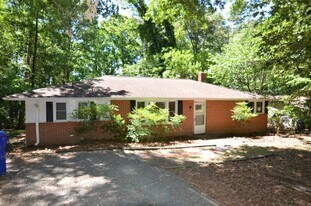 401 Severin St in Chapel Hill, NC - Building Photo