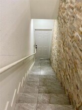 8100 W 28th Ct in Hialeah, FL - Building Photo - Building Photo