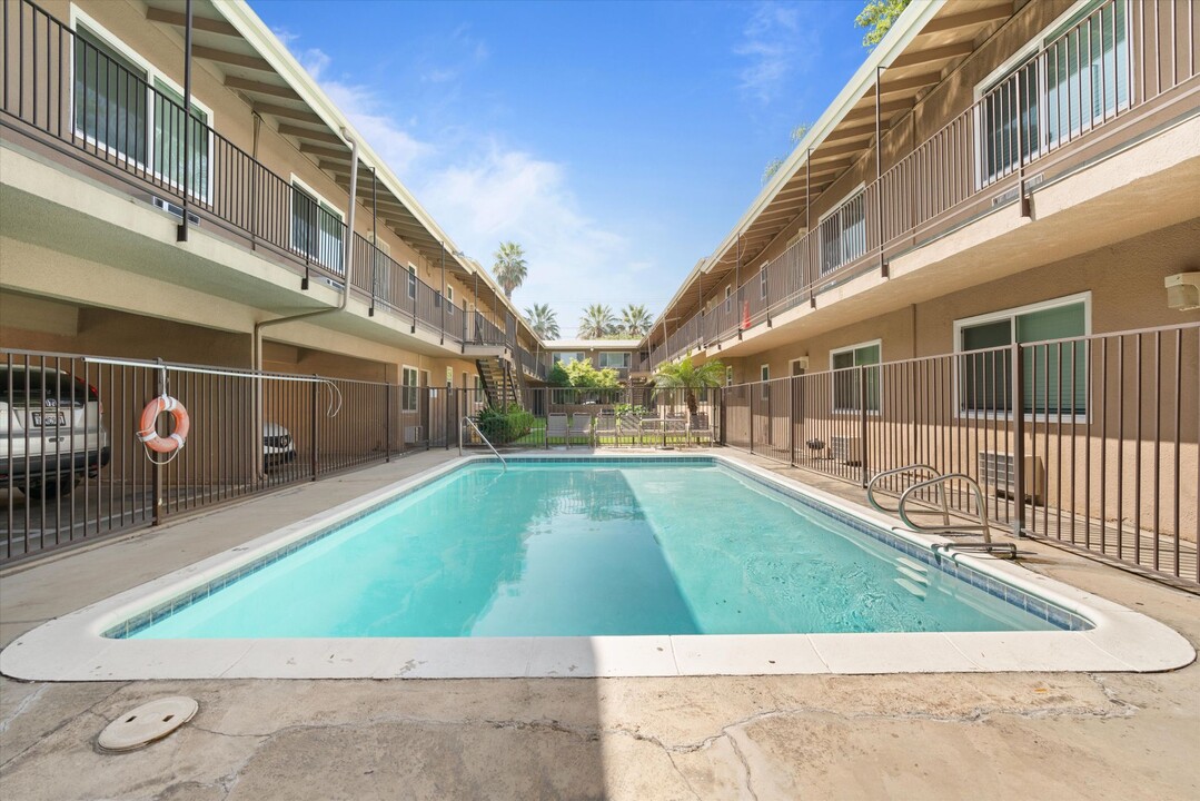 Linden Court Apartments- Riverside, CA in Riverside, CA - Building Photo