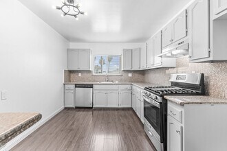 1335 Stanley Ave in Long Beach, CA - Building Photo - Building Photo