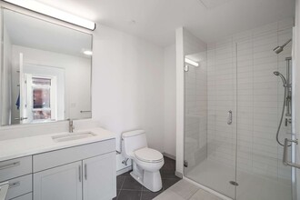 822 Beacon St, Unit 204 in Boston, MA - Building Photo - Building Photo