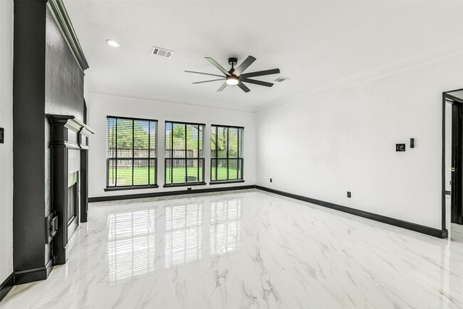 11915 Helene Ct in Pinehurst, TX - Building Photo - Building Photo