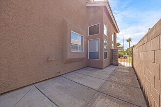 8366 Drop Camp St in Las Vegas, NV - Building Photo - Building Photo