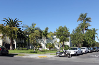 Lori Manor in Coronado, CA - Building Photo - Building Photo