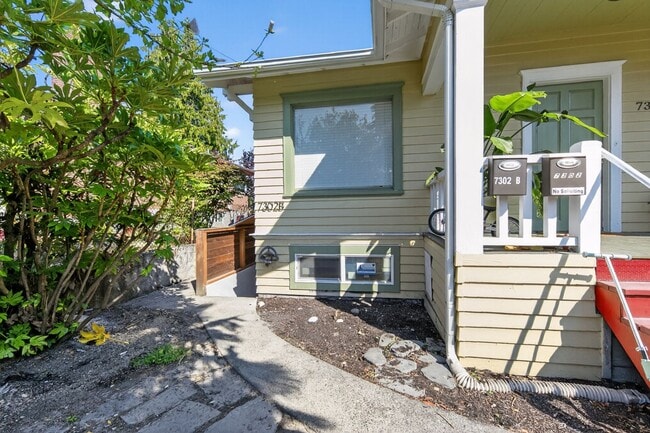 7302b 14th Ave NW in Seattle, WA - Building Photo - Building Photo