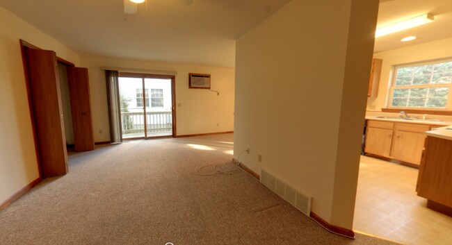 4212 Menga Dr-Unit -2 in Schenectady, NY - Building Photo - Building Photo