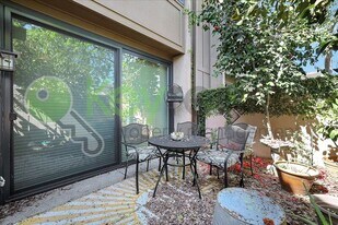 2254 Woodside Ln in Sacramento, CA - Building Photo