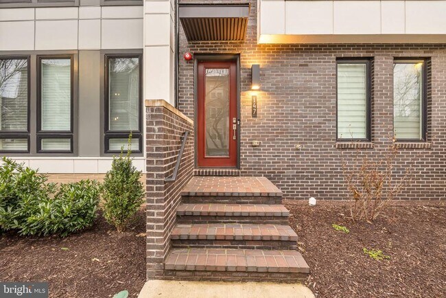 147 Prairie Ln in Alexandria, VA - Foto de edificio - Building Photo