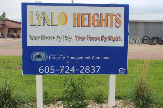 Lynlo Heights in Armour, SD - Building Photo