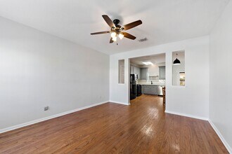 218 Plaza Del Sol Park in Houston, TX - Building Photo - Building Photo