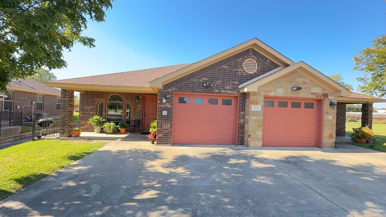 902 Safari Dr in Killeen, TX - Building Photo