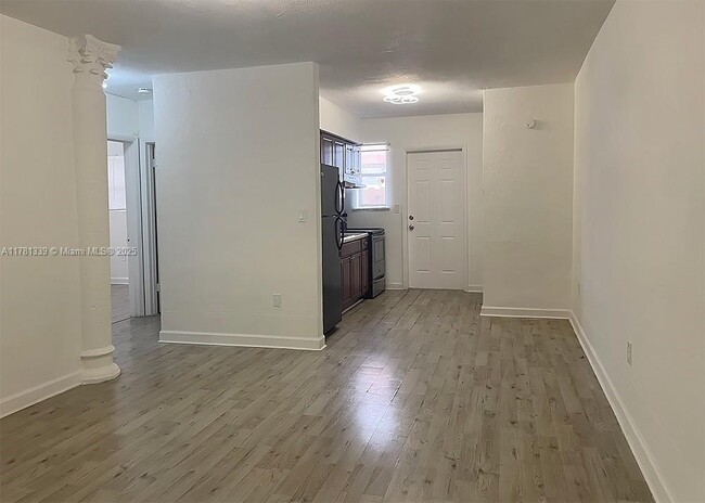 1831 NW 41st St in Miami, FL - Building Photo - Building Photo