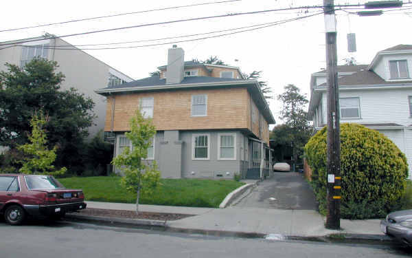 2633-2635 Hillegass Ave in Berkeley, CA - Building Photo - Building Photo