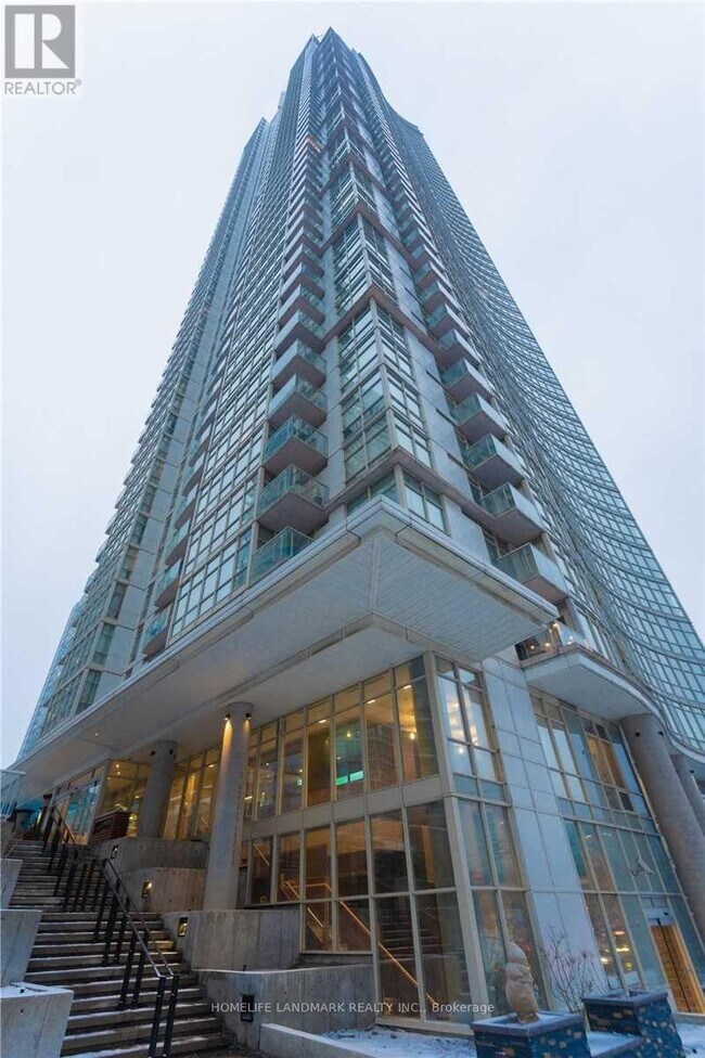 35 Mariner Terrace in Toronto, ON - Building Photo - Building Photo