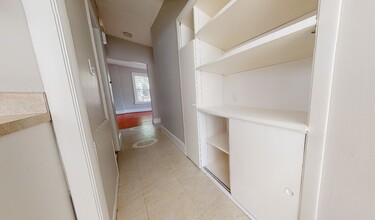 5 Elmer St, Unit 2A in Cambridge, MA - Foto de edificio - Building Photo