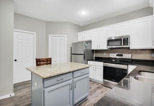 11880 85th Pl N in Maple Grove, MN - Building Photo - Building Photo