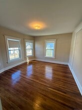 136 Hawthorne Ave in Derby, CT - Building Photo - Building Photo