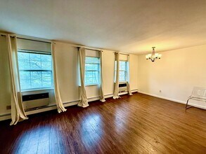 205-40 Brian Crescent in Queens, NY - Building Photo - Building Photo