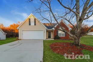 440 Spring Lake Terrace in Covington, GA - Building Photo