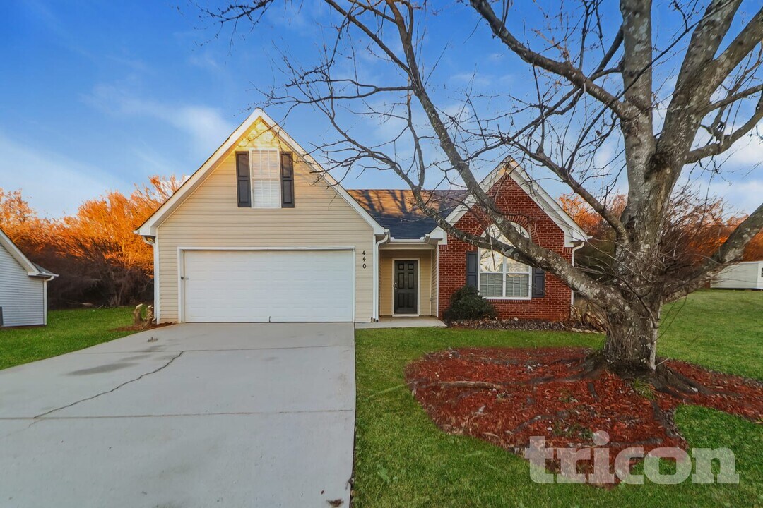 440 Spring Lake Terrace in Covington, GA - Building Photo