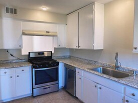 6799 Alvarado Rd in San Diego, CA - Building Photo