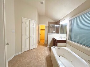 13306 Southpoint Ln in Houston, TX - Building Photo - Building Photo