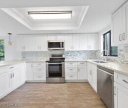 4610 Chantelle Dr in Naples, FL - Building Photo - Building Photo