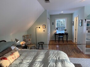 81 Wiese Albert Rd, Unit 2nd FL in Higganum, CT - Foto de edificio - Building Photo