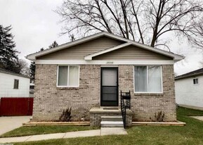 23743 Columbus Ave in Warren, MI - Building Photo