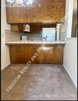 5901 Auburn Oaks Dr in Bakersfield, CA - Building Photo