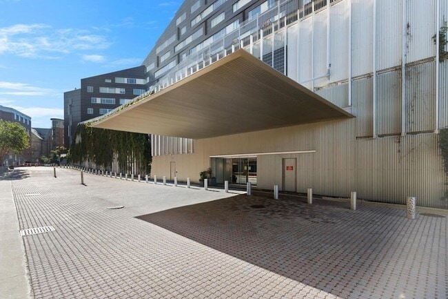 141 Dorchester Ave, Unit 318 in Boston, MA - Building Photo - Building Photo