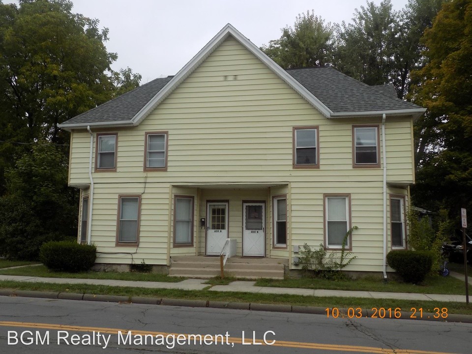 402 W 5th St in Elmira, NY - Building Photo