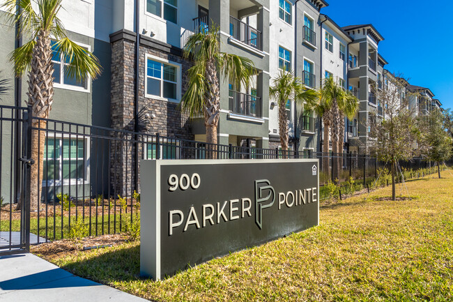 Parker Pointe Apartments in Lakeland, FL - Foto de edificio - Building Photo